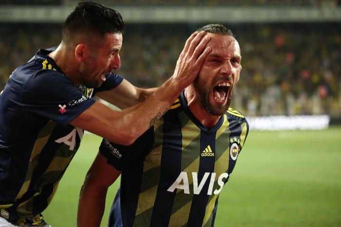 Vedat Muriç attı, Fenerbahçe taraftarı çıldırdı
