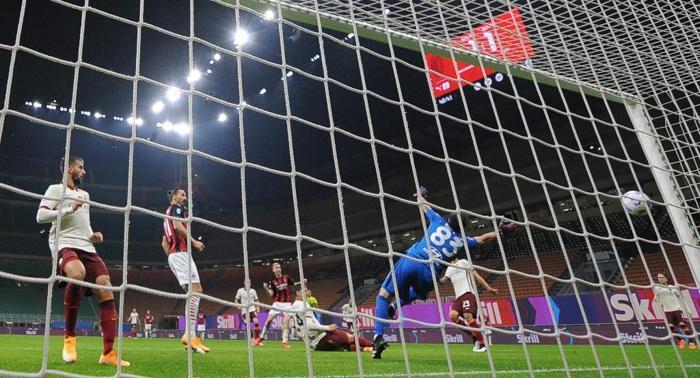 Milan - Roma maçının hakemi Piero Giacomelli sabırları taşırdı