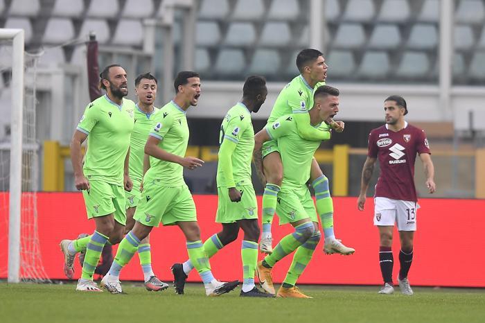 Vedat Muriç sahne aldı, Torino-Lazio maçı nefesleri kesti