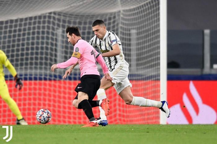 Lionel Messi, Merih Demiral duvarına tosladı Juventus-Barcelona maçından kareler