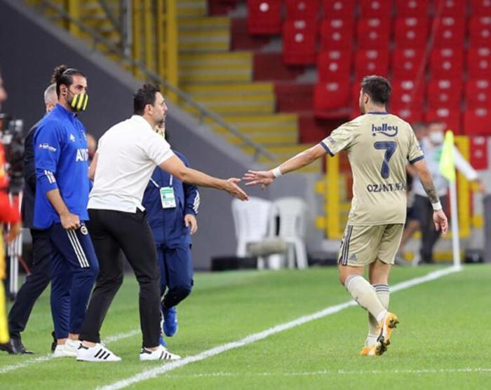 Fenerbahçede Mert Hakan gerçeği Galatasaraya gitmedi ama...