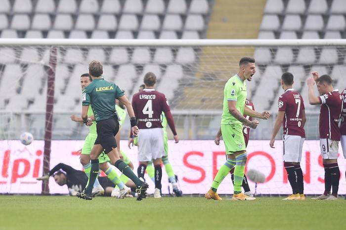 Vedat Muriç sahne aldı, Torino-Lazio maçı nefesleri kesti
