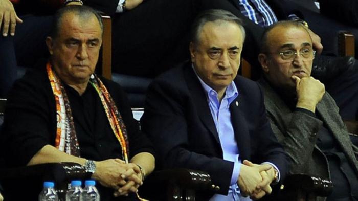 SON DAKİKA Galatasarayda kritik toplantının perde arkası