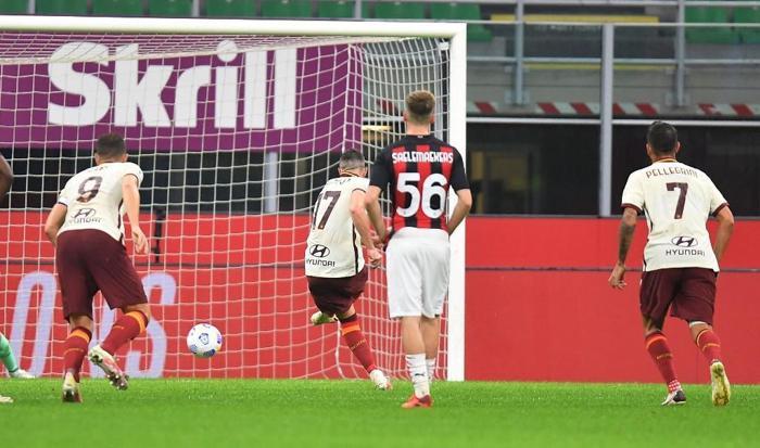 Milan - Roma maçının hakemi Piero Giacomelli sabırları taşırdı