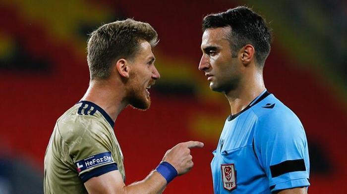 Fenerbahçede Serdar Aziz sürprizi Kimse beklemiyordu...