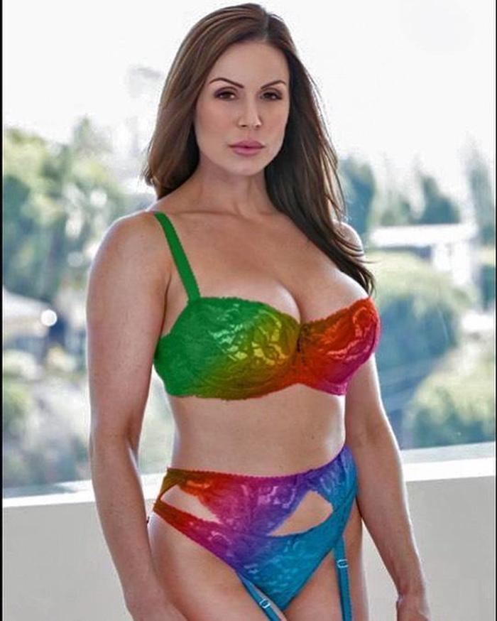 Kendra Lust, James Rodriguezin bir an önce iyileşmesini diliyor