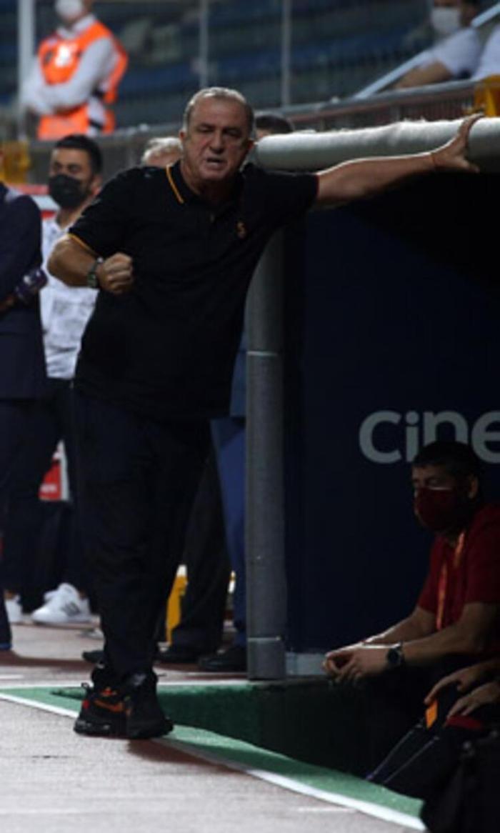 SON DAKİKA Galatasarayda kritik toplantının perde arkası