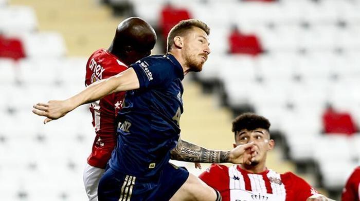 Fenerbahçede Serdar Aziz sürprizi Kimse beklemiyordu...