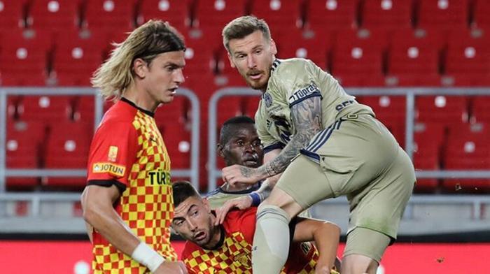 Fenerbahçede Serdar Aziz sürprizi Kimse beklemiyordu...