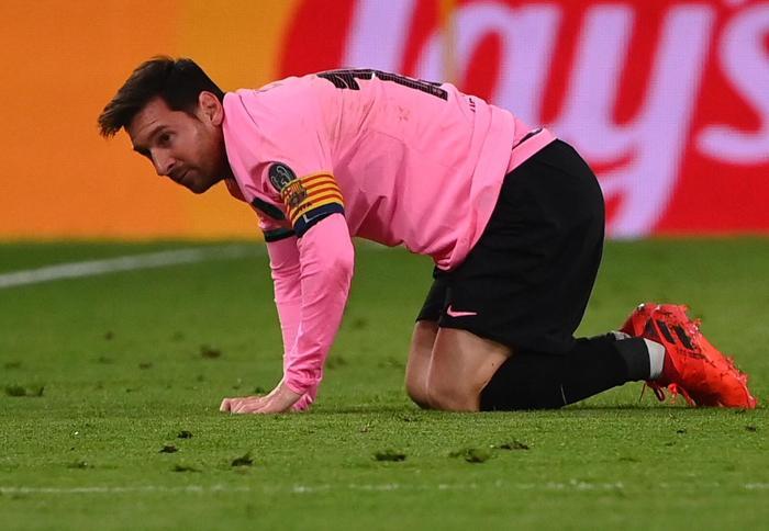 Lionel Messi, Merih Demiral duvarına tosladı Juventus-Barcelona maçından kareler