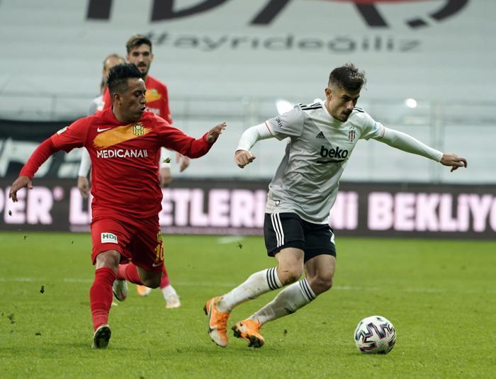 Eli belinde ısınan Adem Ljajic, Beşiktaş taraftarını çıldırttı İşte o görüntü...