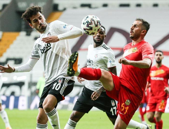 Eli belinde ısınan Adem Ljajic, Beşiktaş taraftarını çıldırttı İşte o görüntü...
