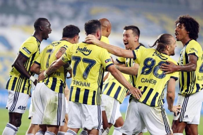 Fenerbahçede Caner Erkin geri döndü