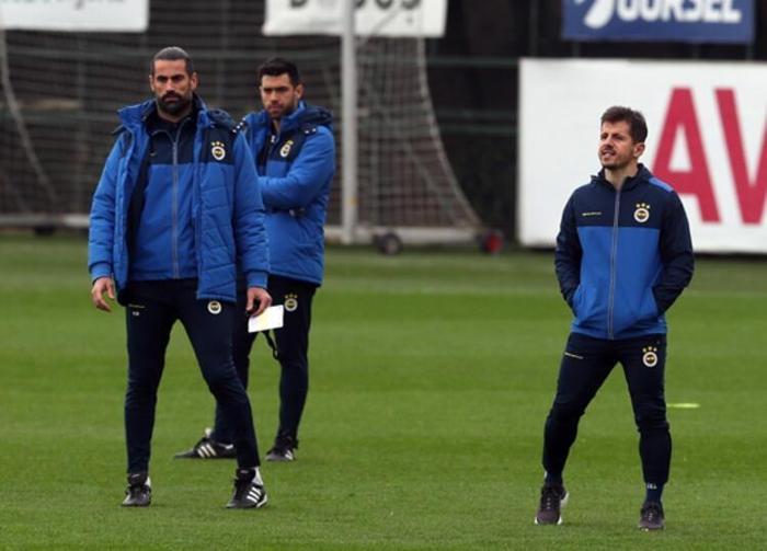Galatasaray Fenerbahçe derbisi sonrasında flaş hamle Sarı lacivertli futbolcuyla yollar ayrılıyor