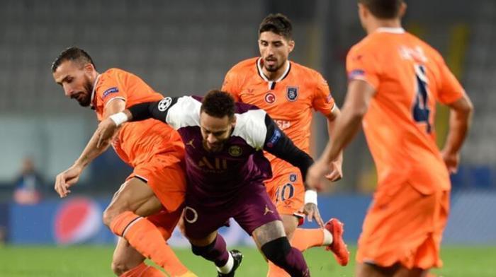 Fransızlar şaşkına döndü İşte Fransız basınında Başakşehir - PSG maçı manşetleri