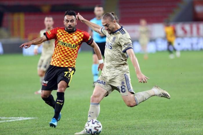 Fenerbahçede Caner Erkin geri döndü