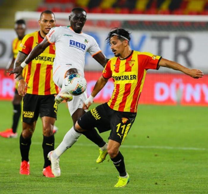 Transferde son dakika Fenerbahçeye Süper Ligden golcü