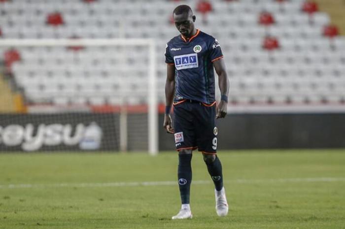 Transferde son dakika Fenerbahçeye Süper Ligden golcü