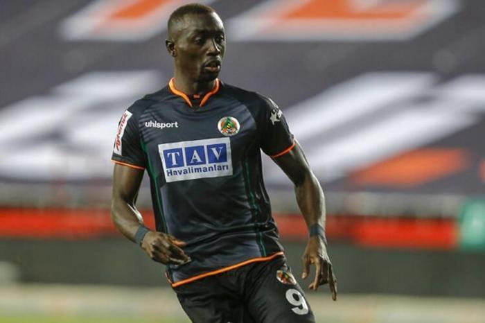 Transferde son dakika Fenerbahçeye Süper Ligden golcü