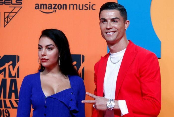 Ronaldoden Georginaya 615 bin Poundluk yüzük