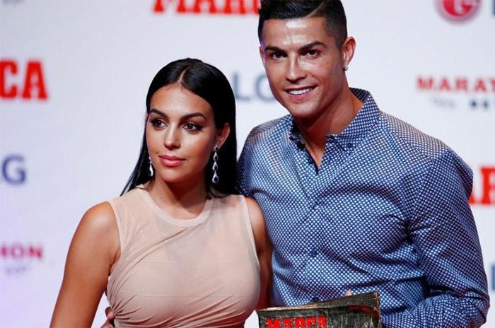 Ronaldoden Georginaya 615 bin Poundluk yüzük