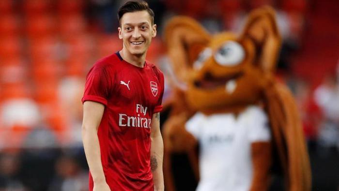 Mesut Özilden duyarlı cevap