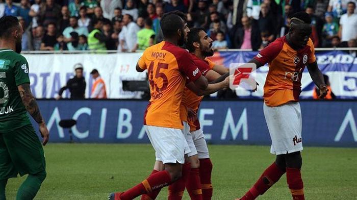 Çaykur Rizespor-Galatasaray maçında gerilim İki yıldız birbirine girdi