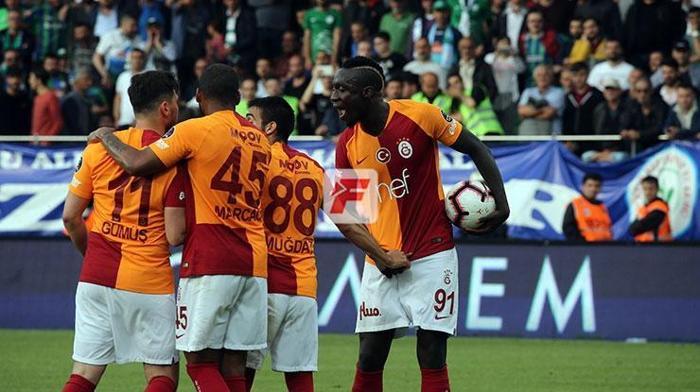 Çaykur Rizespor-Galatasaray maçında gerilim İki yıldız birbirine girdi