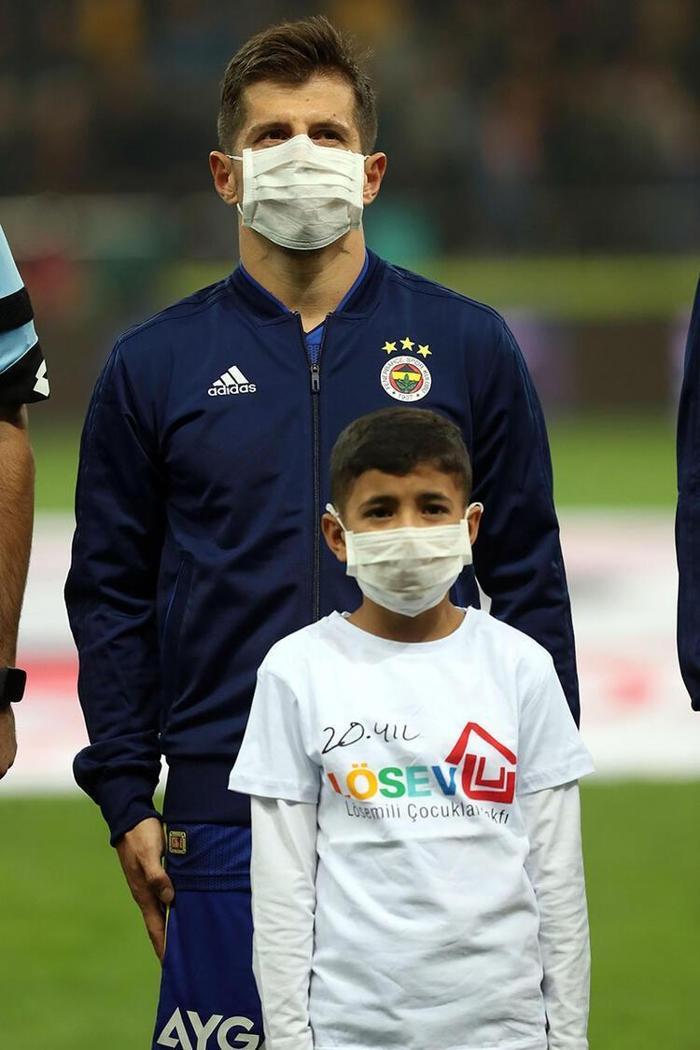 Fenerbahçede sıcak gelişme Emre Belözoğlu bilmecesi O fotoğrafta neden yok