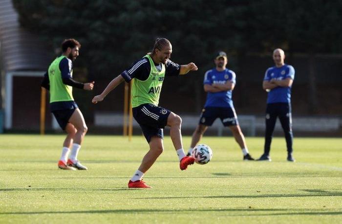 Fenerbahçeyi heyecanlandıran transfer gelişmesi Salomon Rondon