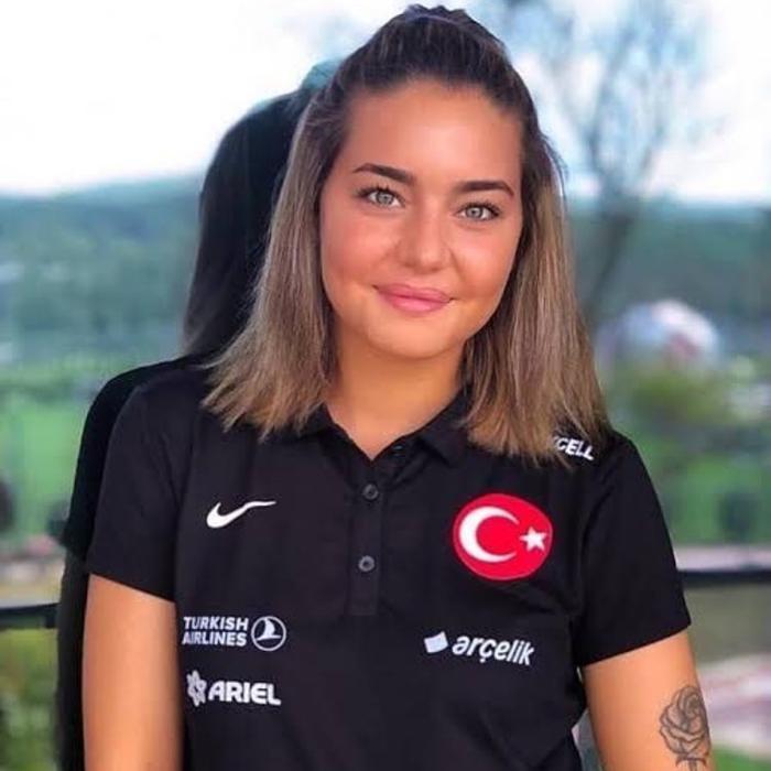 Milli futbolcu Aycan Yanaçtan Survivor ve futbol itirafı