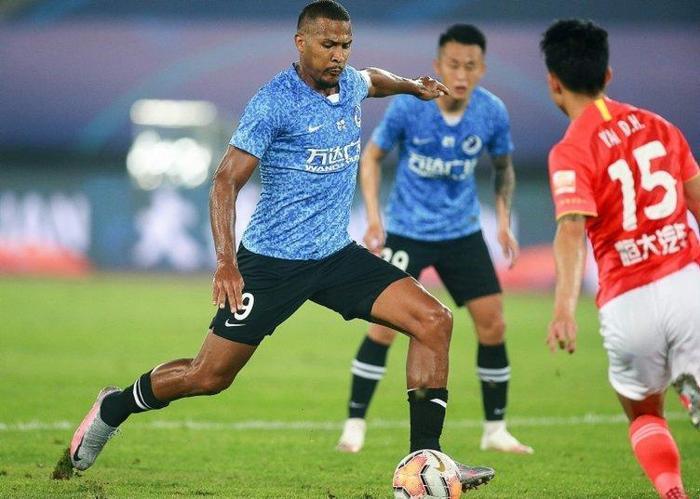 Fenerbahçeyi heyecanlandıran transfer gelişmesi Salomon Rondon