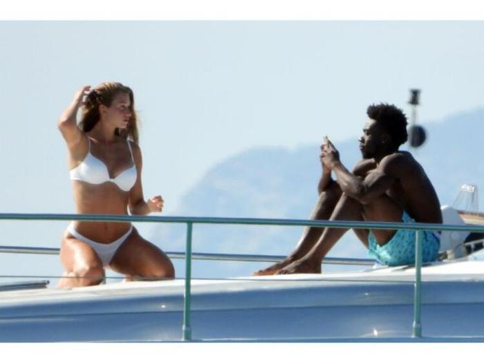 Alphonso Davies ve Jordyn Huitema tatilde