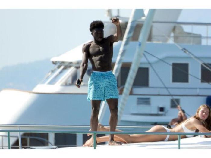 Alphonso Davies ve Jordyn Huitema tatilde