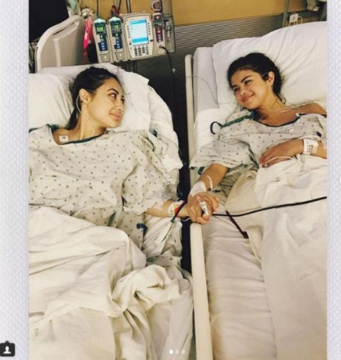 Selena Gomez hastaneye kaldırıldı
