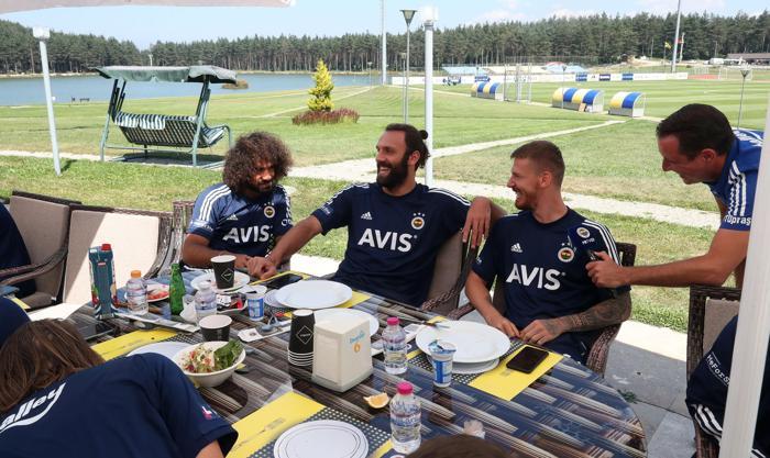 Fenerbahçede barbekü partisi