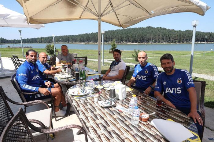 Fenerbahçede barbekü partisi