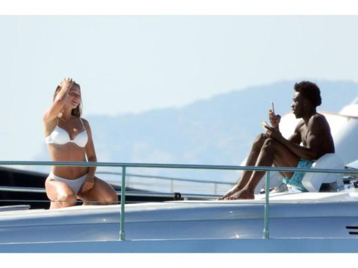 Alphonso Davies ve Jordyn Huitema tatilde