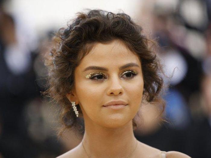 Selena Gomez hastaneye kaldırıldı