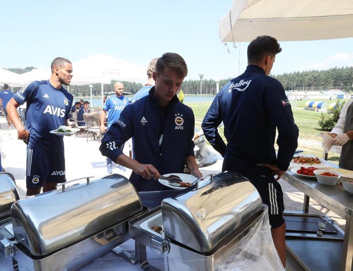 Fenerbahçede barbekü partisi