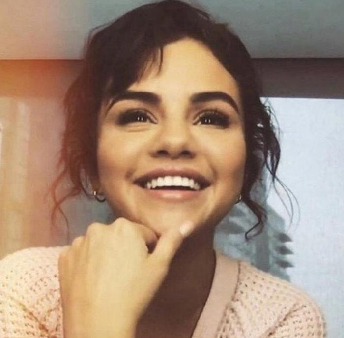 Selena Gomez hastaneye kaldırıldı