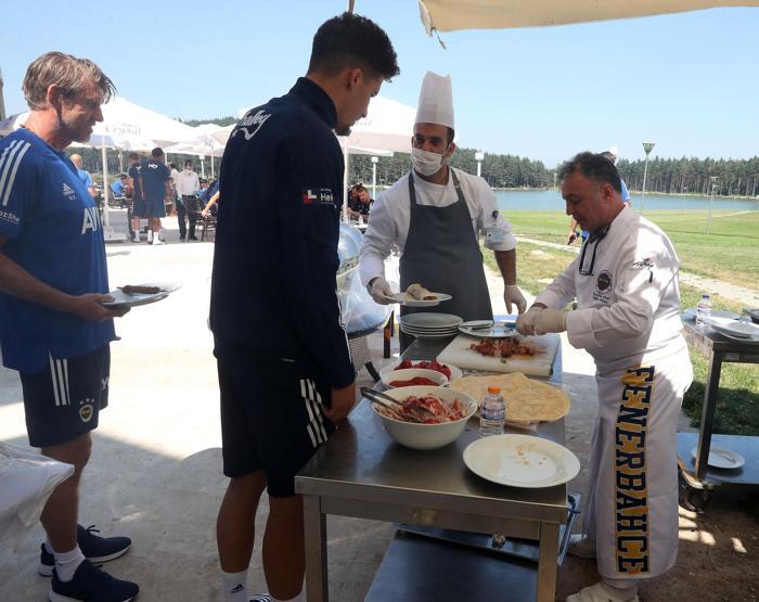 Fenerbahçede barbekü partisi