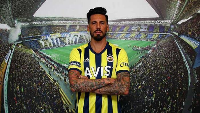 Fenerbahçe transferleri rakiplerinden yapıyor