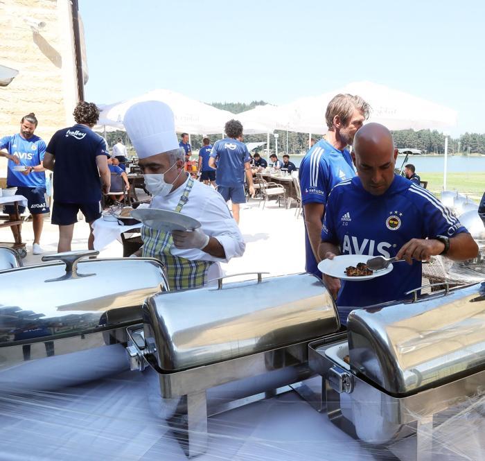 Fenerbahçede barbekü partisi
