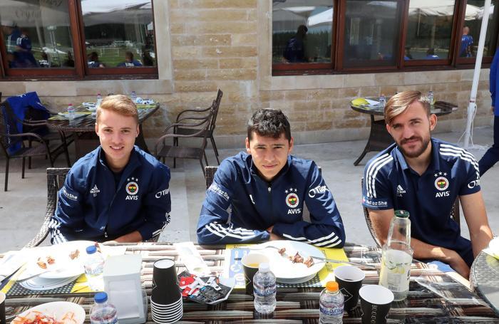 Fenerbahçede barbekü partisi