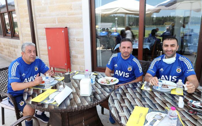 Fenerbahçede barbekü partisi