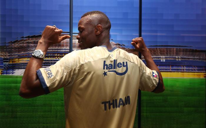 Son dakika | Fenerbahçede Mame Thiam formayı giydi