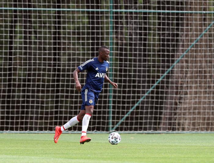 Fenerbahçede Mame Thiam ilk antrenmanına çıktı