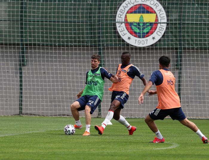 Fenerbahçede Mame Thiam ilk antrenmanına çıktı