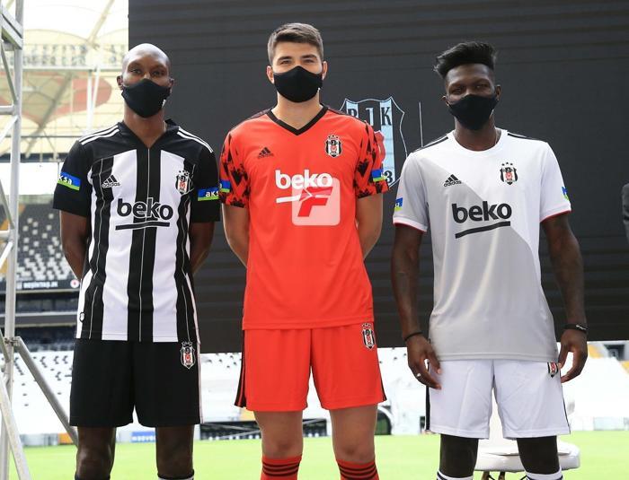 Beşiktaş, yeni sezonda giyeceği formaları tanıttı